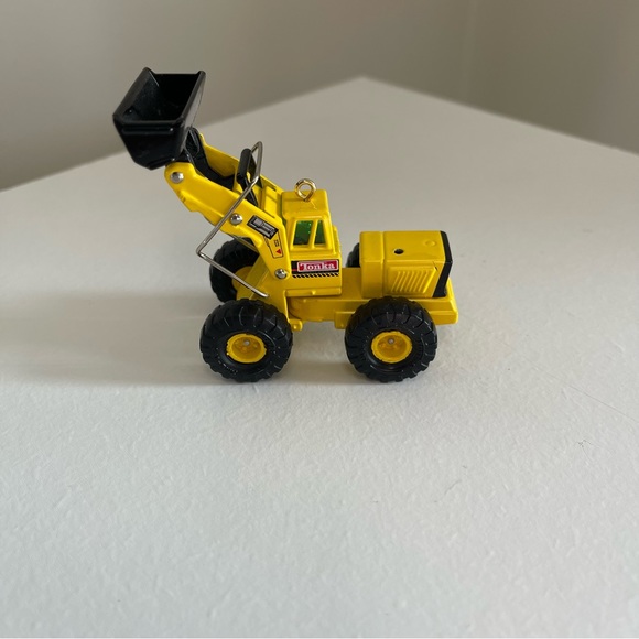 Vintage 1997 Hallmark keepsake Tonka mighty front loader ornament - Picture 5 of 12